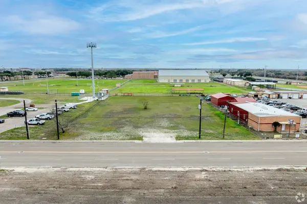 150 S Stadium Rd, Alice, TX 78332-6829