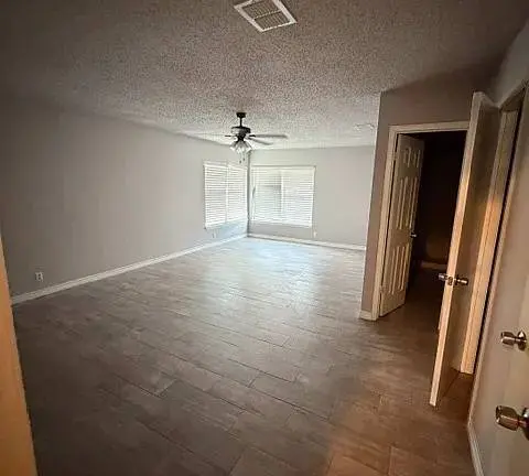 2718 Rim Rock Trl, San Antonio, TX 78251-2207