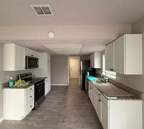 2718 Rim Rock Trl, San Antonio, TX 78251-2207