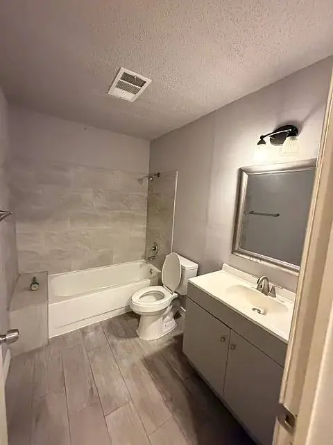 2718 Rim Rock Trl, San Antonio, TX 78251-2207