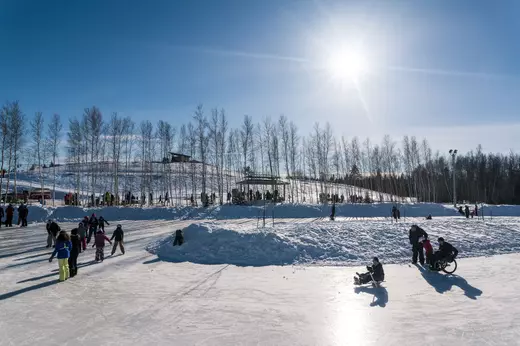 Riverview - Kids playing in snow