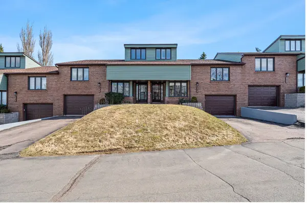 Property Tour: 410 Westmount Boulevard, Moncton NB | Townhome in Private Cul-de-sac,Joel Langlois