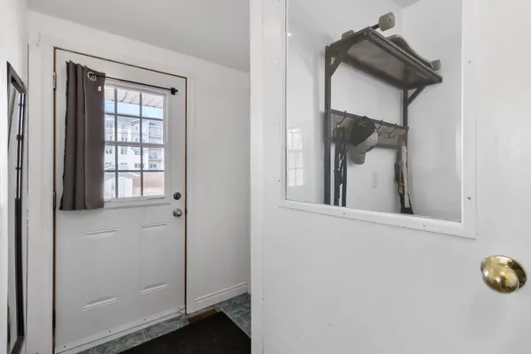 27 Airport St, Dieppe, NB E1A 2G1