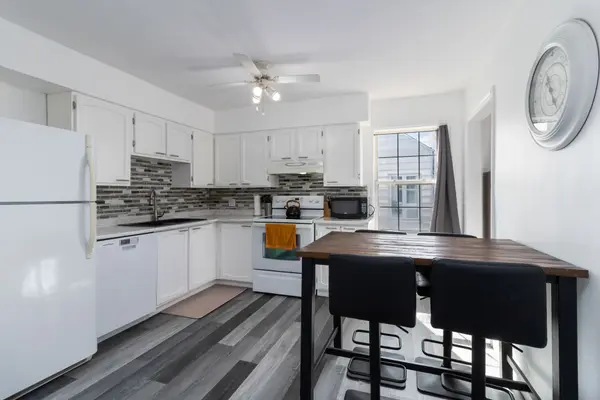 27 Airport St, Dieppe, NB E1A 2G1