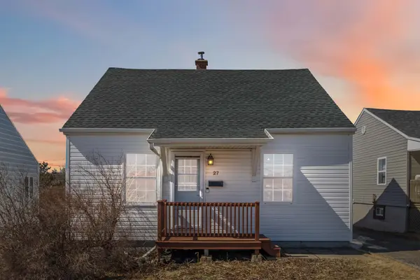27 Airport St, Dieppe, NB E1A 2G1