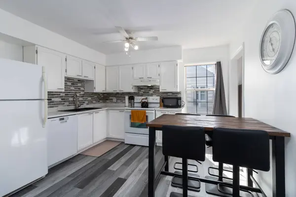 Kitchen Alternate View - 27 Airport St, Dieppe, NB E1A 2G1