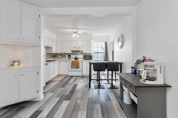 Kitchen - 27 Airport St, Dieppe, NB E1A 2G1