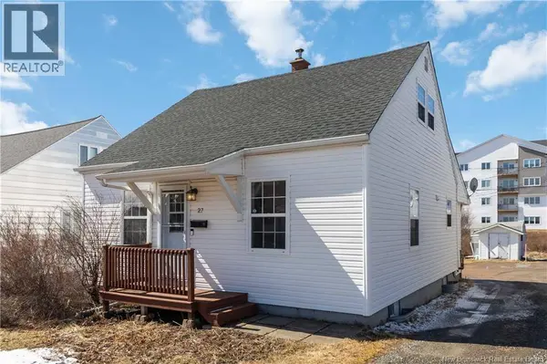 27 Airport Street, Dieppe, NB E1A2G1