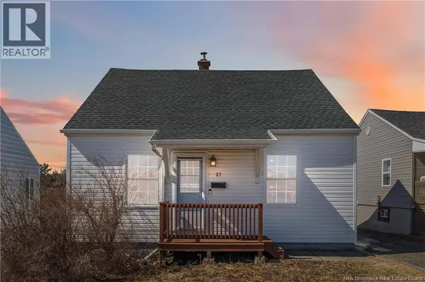 27 Airport Street, Dieppe, NB E1A2G1