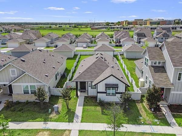 299 Fabion St, Kyle, TX 78640-2360