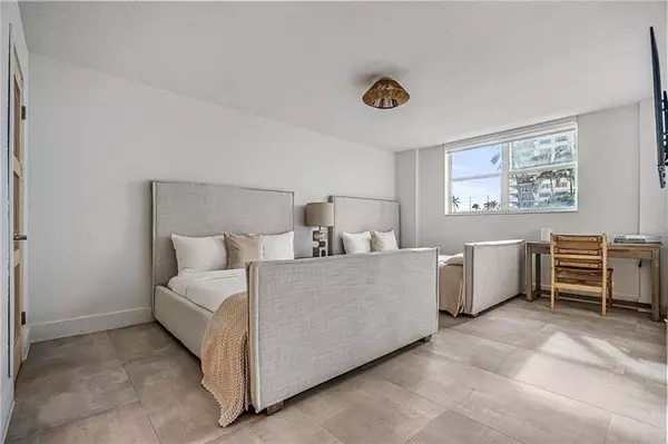 5200 N Ocean Blvd #109, Lauderdale By The Sea, FL 33308