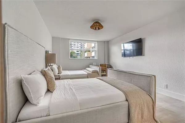 5200 N Ocean Blvd #109, Lauderdale By The Sea, FL 33308