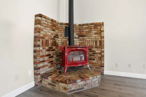 30261 Knight Ct, Tehachapi, CA 93561-8520