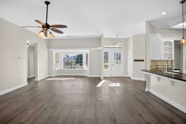 30261 Knight Ct, Tehachapi, CA 93561-8520