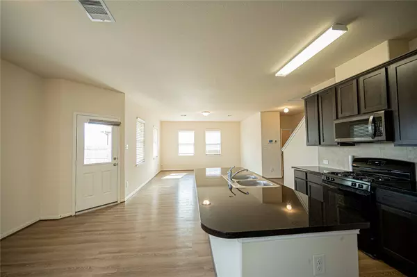 10730 Nathaniel Valley PATH, Houston, TX 77016