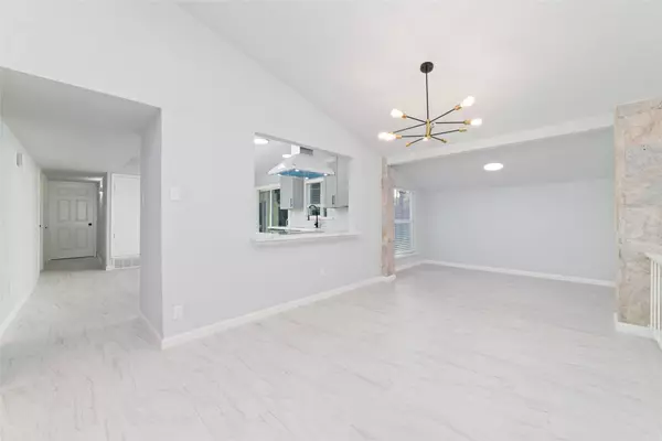 15606 Loma Verde DR, Houston, TX 77083