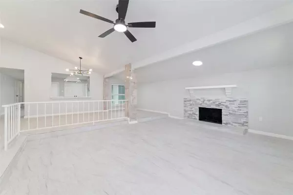 15606 Loma Verde DR, Houston, TX 77083