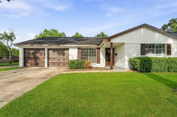 11742 N Willow CIR, Houston, TX 77071