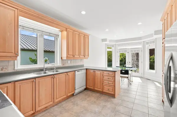 33 Valleyford AVE, Richmond Hill, ON L4C 0A7