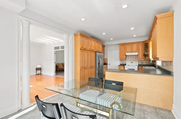 33 Valleyford AVE, Richmond Hill, ON L4C 0A7
