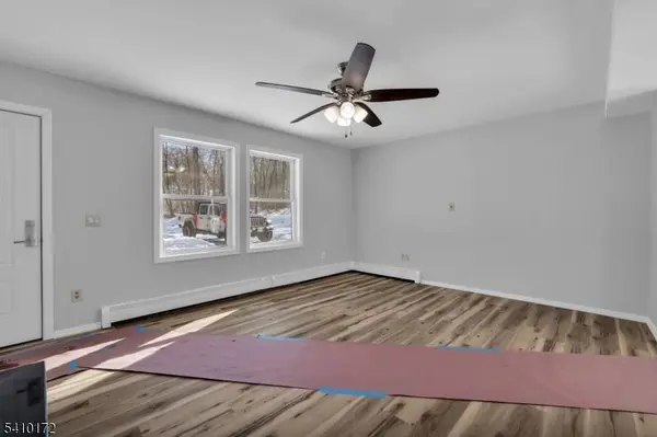 52 Whitehall Rd, Green Twp., NJ 07821