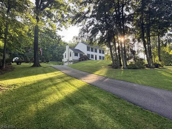7 Ike Williams Rd