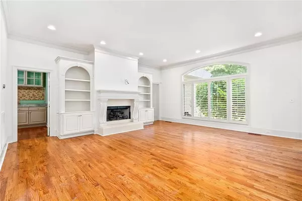 694 MOORES MILL DR, Auburn, AL 36830