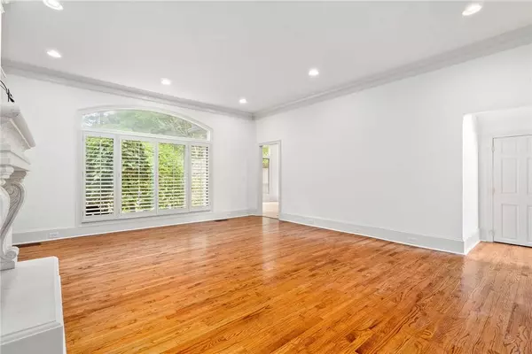 694 MOORES MILL DR, Auburn, AL 36830