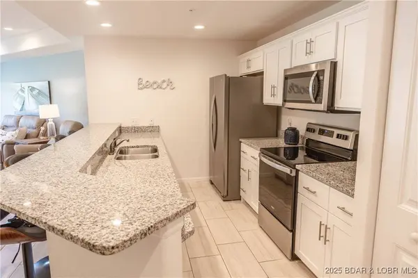 278 Emerald Bay ST #2A, Lake Ozark, MO 65049