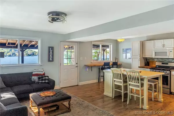 27910 Lyndsey LN, Rocky Mount, MO 65072