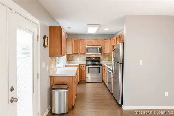 3796 Meadow LN, Osage Beach, MO 65065