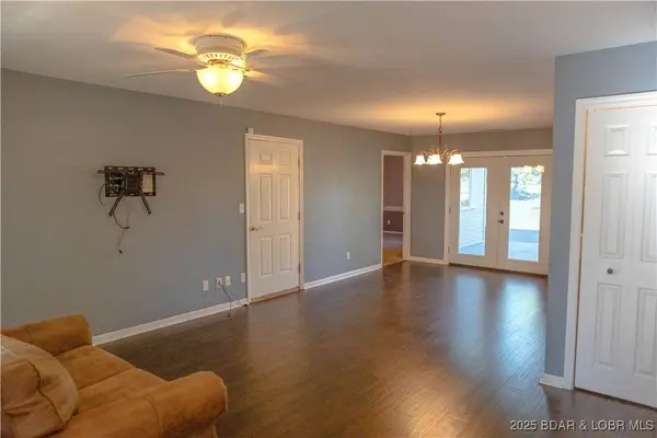 3796 Meadow LN, Osage Beach, MO 65065