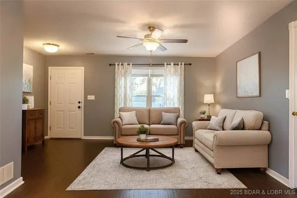 3796 Meadow LN, Osage Beach, MO 65065