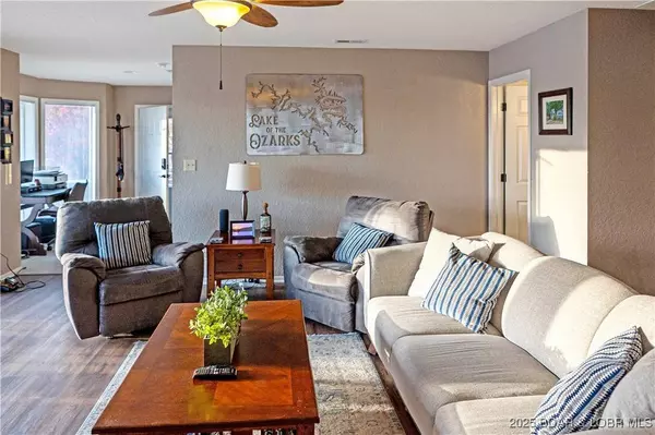 214 Regatta Bay CIR #1B, Lake Ozark, MO 65049