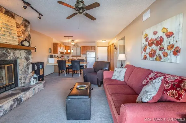 5499 Three Seasons RD #E-5, Osage Beach, MO 65049