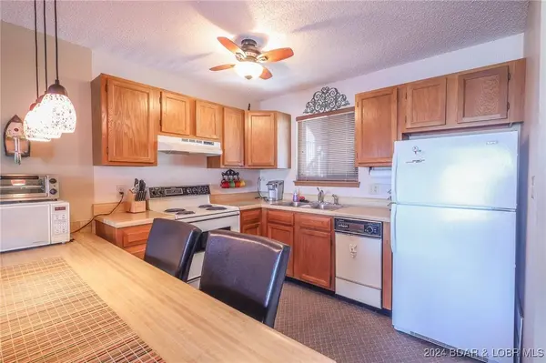 5499 Three Seasons RD #E-5, Osage Beach, MO 65049