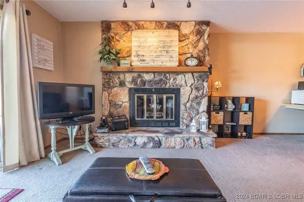 5499 Three Seasons RD #E-5, Osage Beach, MO 65049