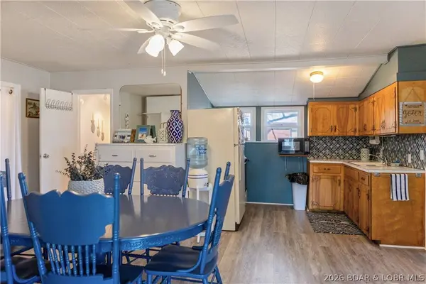 30164 Long Beach LN, Gravois Mills, MO 65037