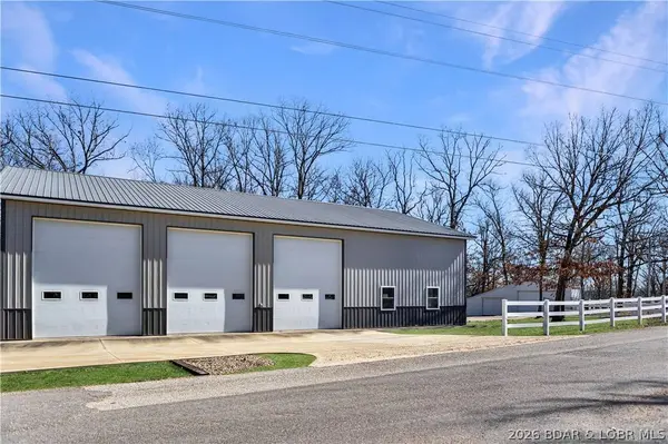 795 Blue Water Bay DR, Sunrise Beach, MO 65079