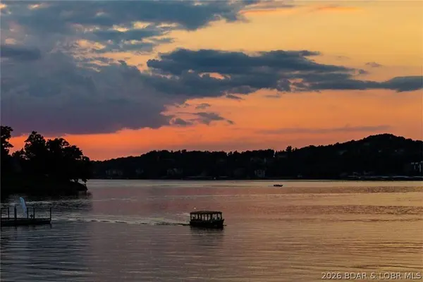 37 Lone Oak CT #37, Sunrise Beach, MO 65079