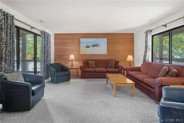 37 Lone Oak CT #37, Sunrise Beach, MO 65079