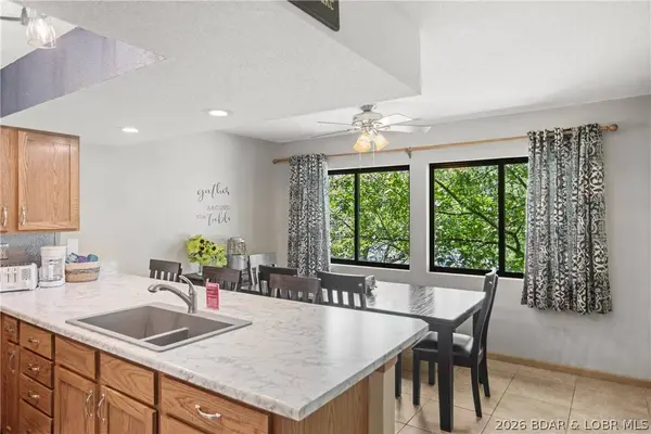 37 Lone Oak CT #37, Sunrise Beach, MO 65079