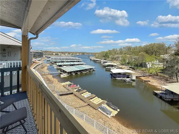 1442 Nichols RD #H 401, Osage Beach, MO 65065