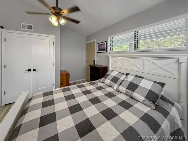 1442 Nichols RD #H 401, Osage Beach, MO 65065