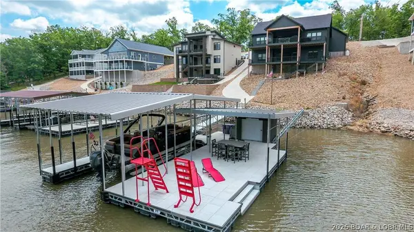 405 Waterside DR, Camdenton, MO 65020