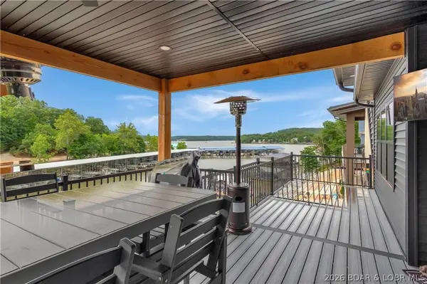 405 Waterside DR, Camdenton, MO 65020
