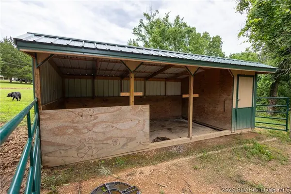 55 Mackey RD, Rocky Mount, MO 65072
