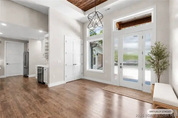 1026 Muirfield DR, Sunrise Beach, MO 65079