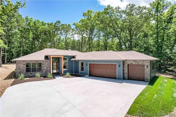 1026 Muirfield DR, Sunrise Beach, MO 65079