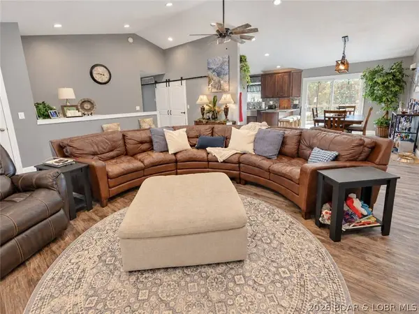1838 State Rd V, Linn Creek, MO 65052